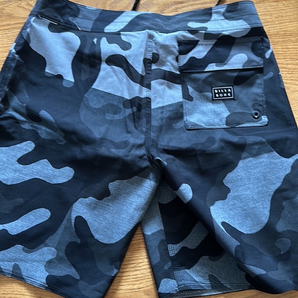 Billabong board shorts - Picture 4 of 5